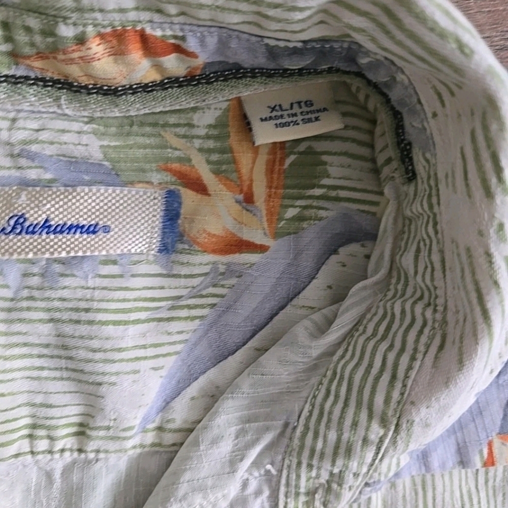 Tommy Bahama Silk Hawaiian Tropical Men's Size XL Button Shirt Short Sleeves - Picture 4 of 9